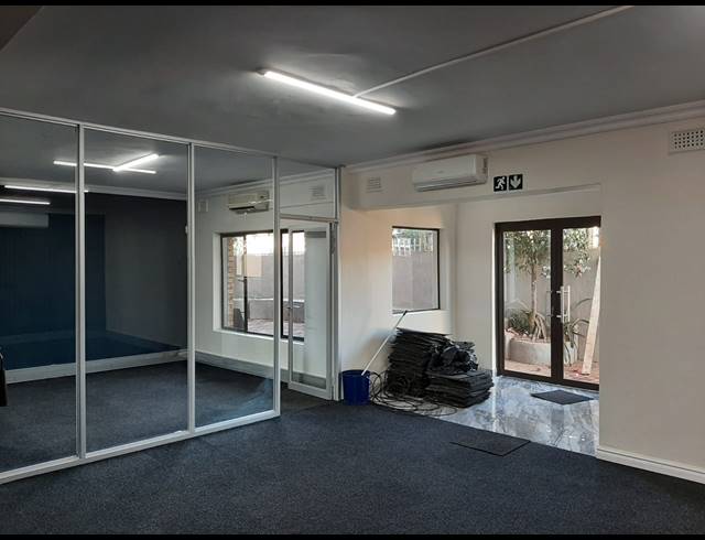 121M² OFFICE TO LET IN HILLCREST CENTRAL